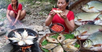 Survival skills: Catch and Cook fish Fries with Peppers sauce I like to eat - Food my village Ep 40
